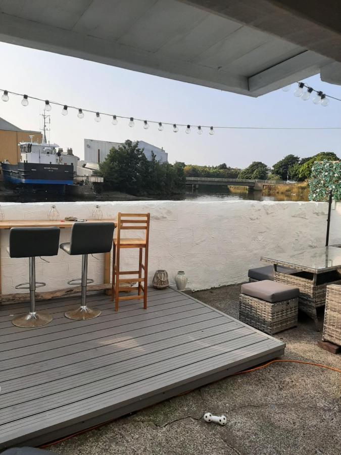 Stunning Riverside Town House With Views Ayrshire 거번 외부 사진