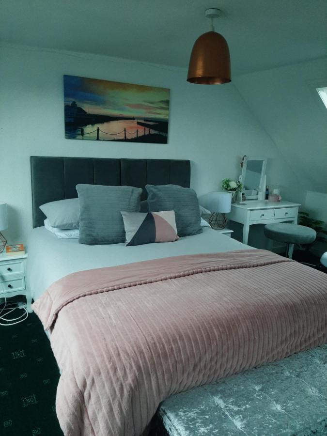 Stunning Riverside Town House With Views Ayrshire 거번 외부 사진