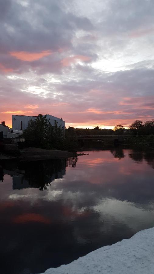 Stunning Riverside Town House With Views Ayrshire 거번 외부 사진