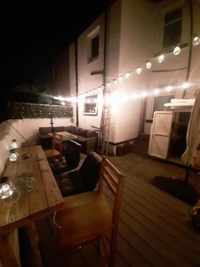 Stunning Riverside Town House With Views Ayrshire 거번 외부 사진