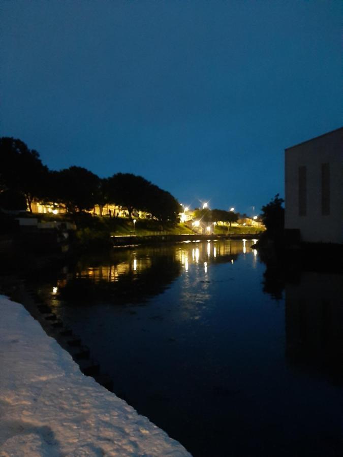 Stunning Riverside Town House With Views Ayrshire 거번 외부 사진