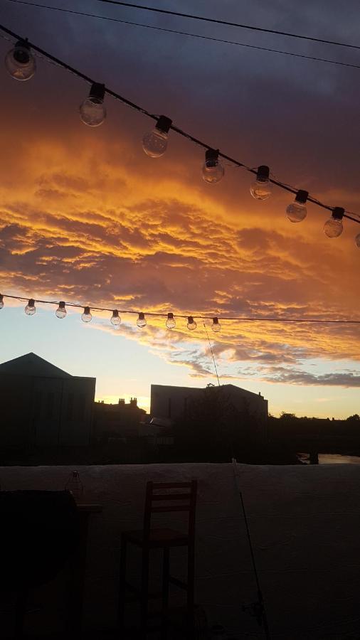 Stunning Riverside Town House With Views Ayrshire 거번 외부 사진